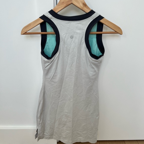 Lululemon tank size 4. Super cute. Longer cut. - Picture 2 of 4